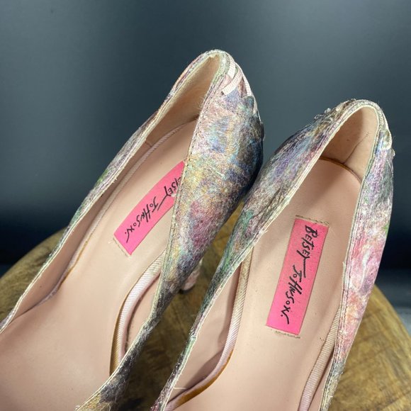 Betsey Johnson Floral Platform Heels - Picture 6 of 12